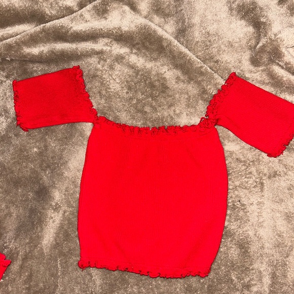 BEAUTIFUL RED set crop top with high short - Picture 5 of 6